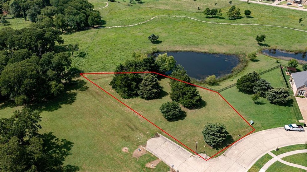 1701 Carnoustie Dr, Ennis, TX 75119 - photo 1