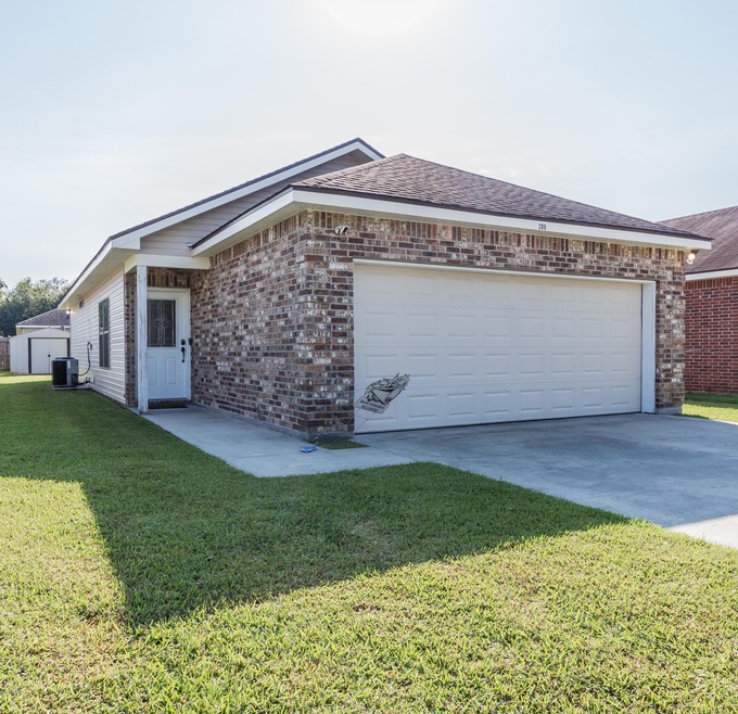 209BottleBrushLn-0-2