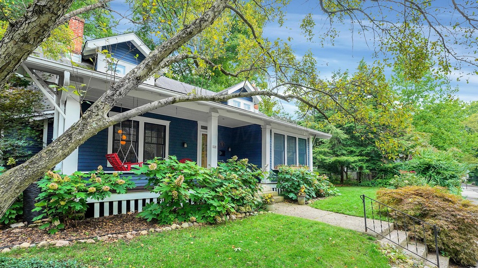 135 W Kenworth Rd, Columbus, OH 43214 - photo 1