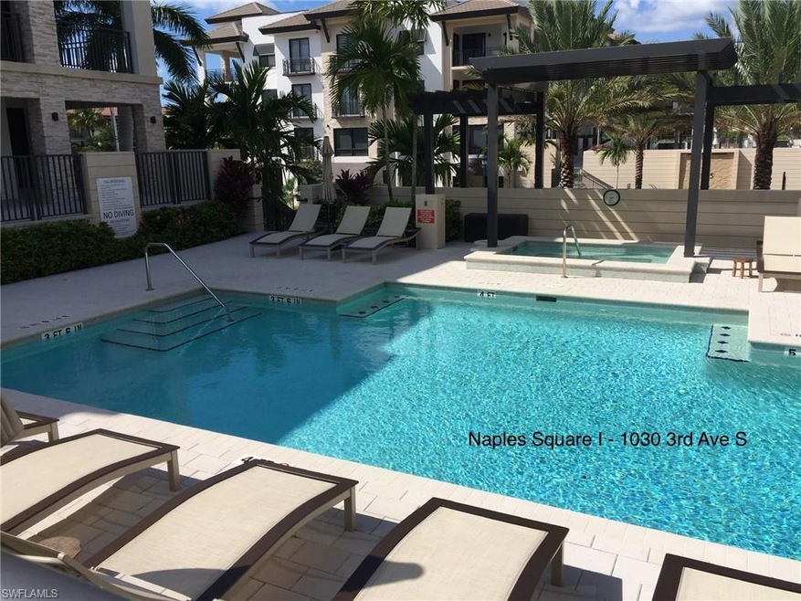 Community pool and spa!
