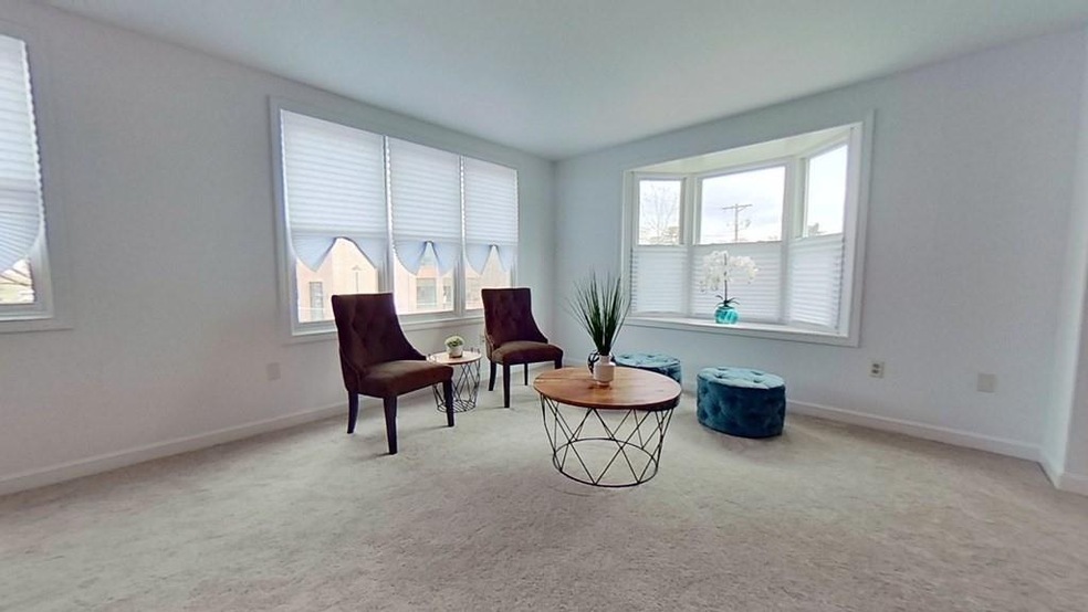 165 Old Colony Ave unit M, Quincy, MA 02170 - photo 1