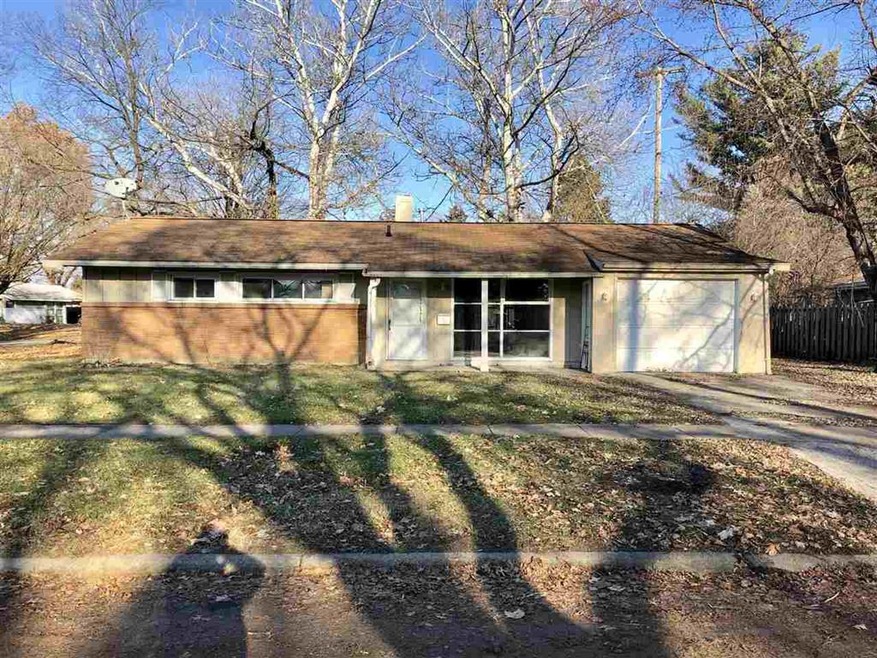 1938 Bayberry Ln, Flint, MI 48507 - photo 1