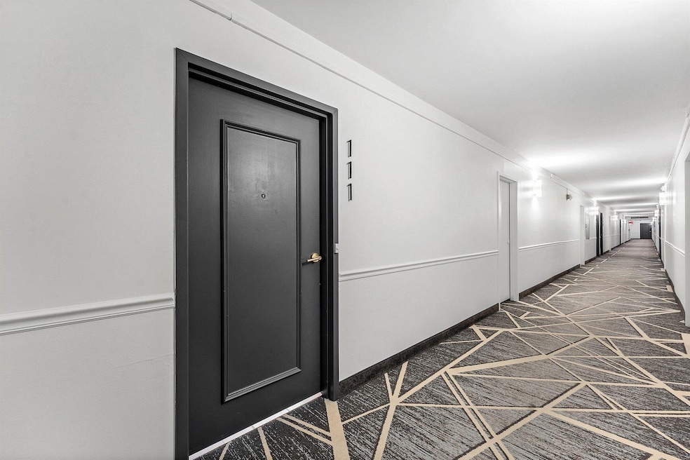 The Patrician unit 111, Palm Beach, FL 33480 - photo 1