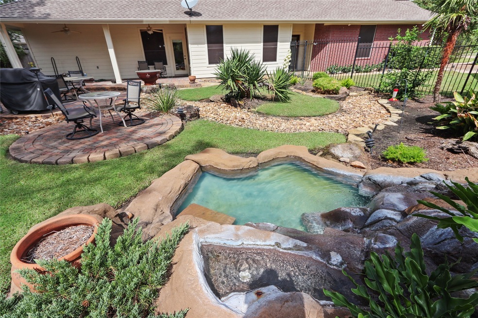 Your very own backyard paradise!