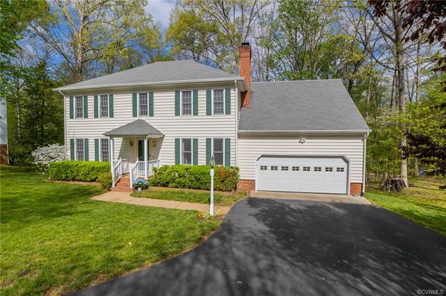 Low maintenance vinyl siding.  Large 2 car front e