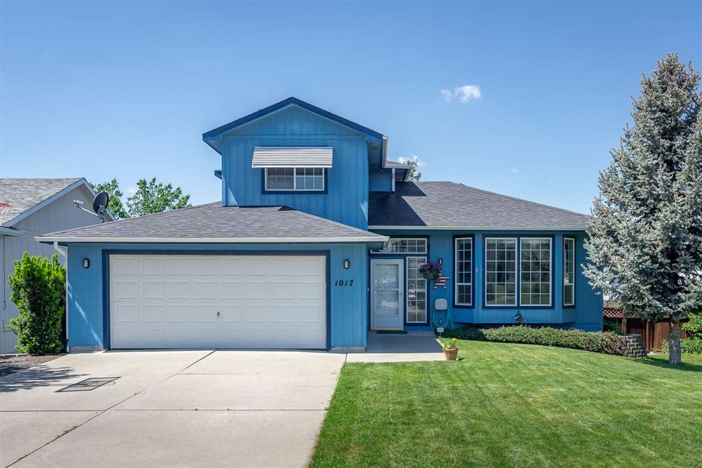 1017 N Stanley St, Medical Lake, WA 99022 - photo 1