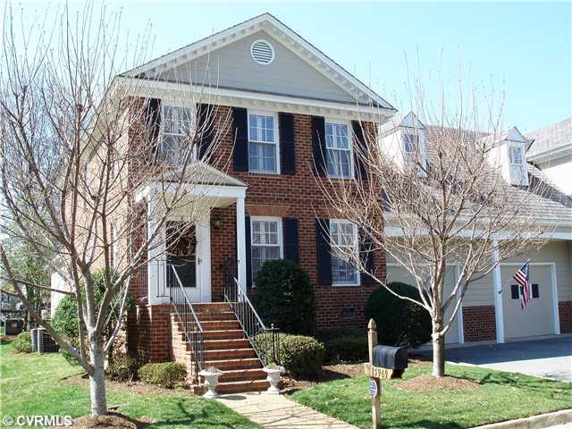 Exterior Front - ALL BRICK END UNIT