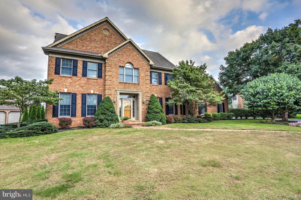 439 Winding Ln, New Holland, PA 17557 - photo 1