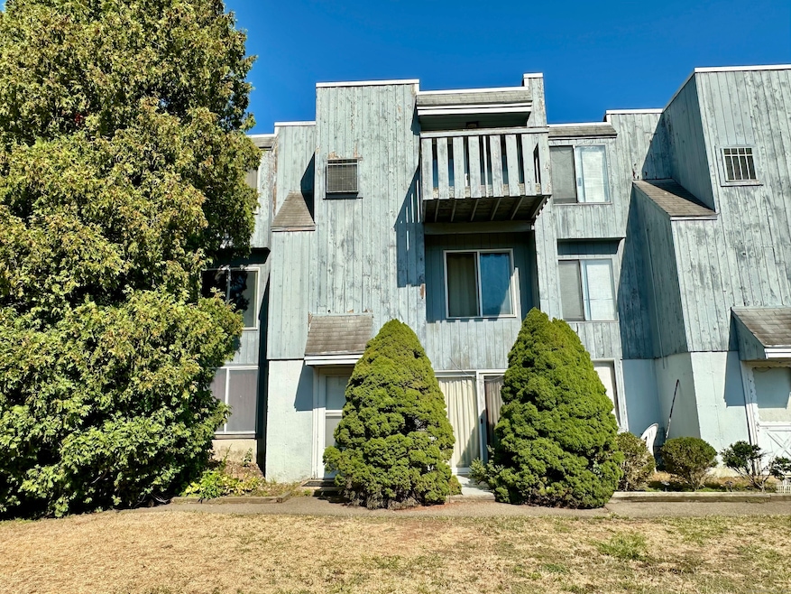 4 Birch Ln unit F, East Haven, CT 06513 - photo 1