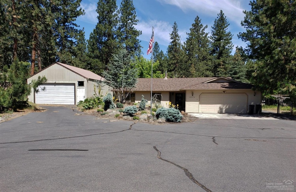 19976 Wagon Tree Ct, Bend, OR 97702 - photo 1