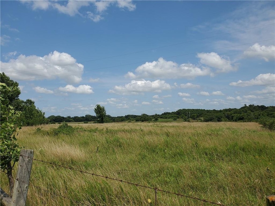 10 E Independence St, Shawnee, OK 74804 - photo 1