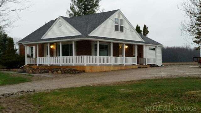 Almost an acre, Pole Barn, 3 baths, 3 bedrooms, ap