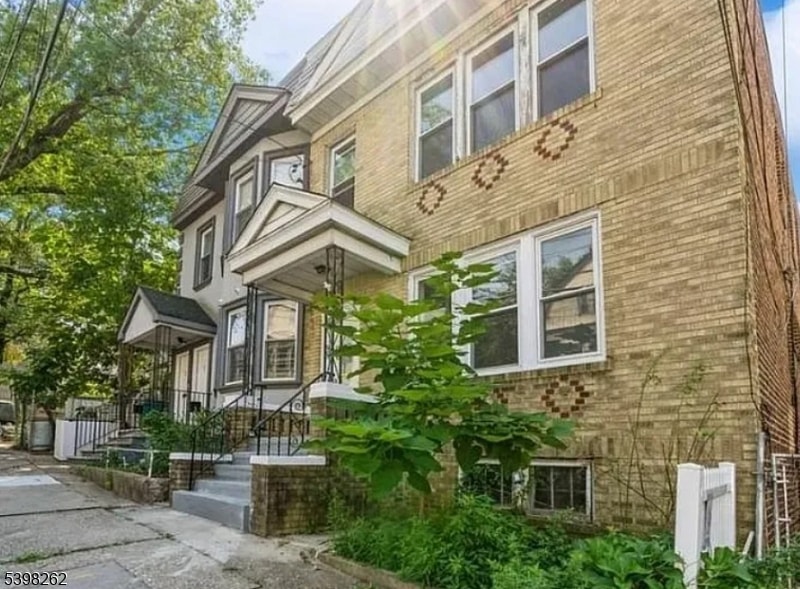 For Rent $2,300/month