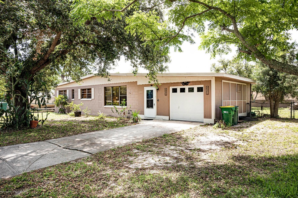 frontyard_6058