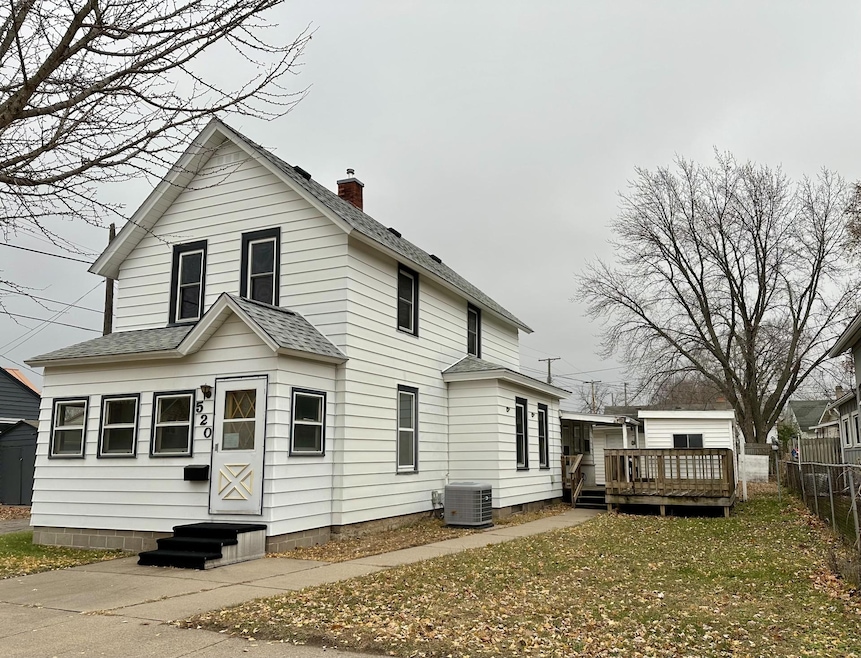 520 Hamilton St, Winona, MN 55987 - photo 1