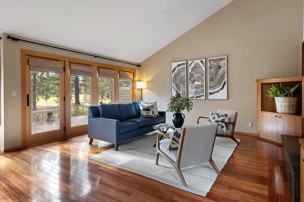 17839 Pro Staff Ln unit 11, Bend, OR 97707 - photo 1