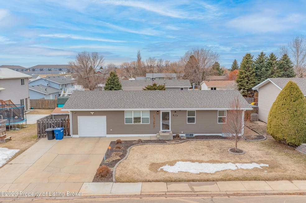 764 3rd Ave W (1 of 9)