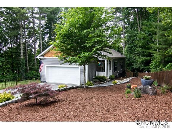 Lovely yard, mature plantings