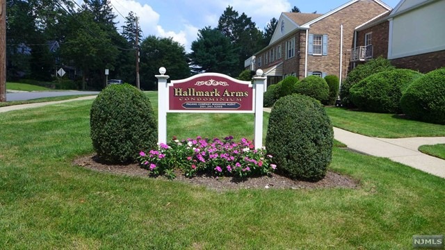 350 Maple Ave unit 2, Oradell, NJ 07649 - photo 1