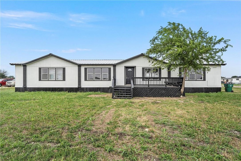 110 Valley View Ct, Troy, TX 76579 - photo 1