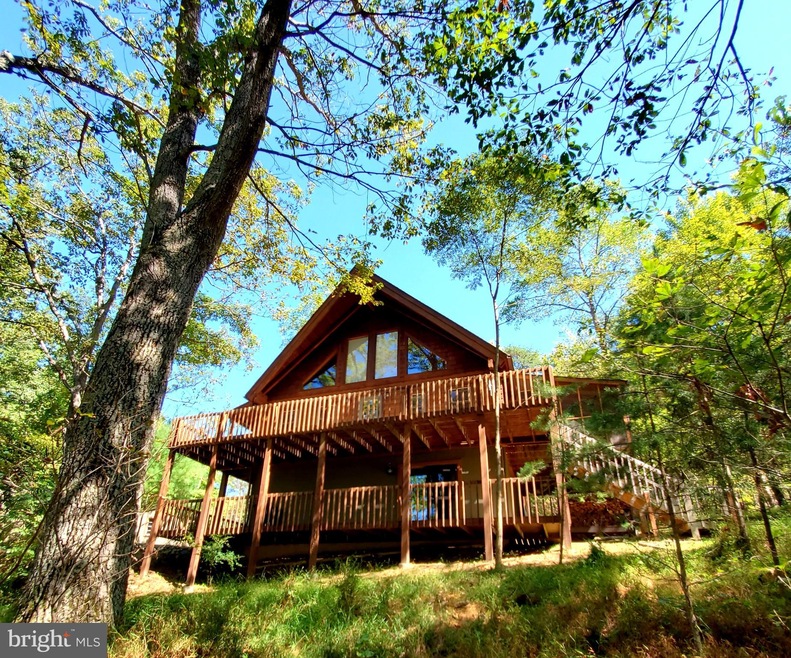 84 Berks Ct, Berkeley Springs, WV 25411 - photo 1