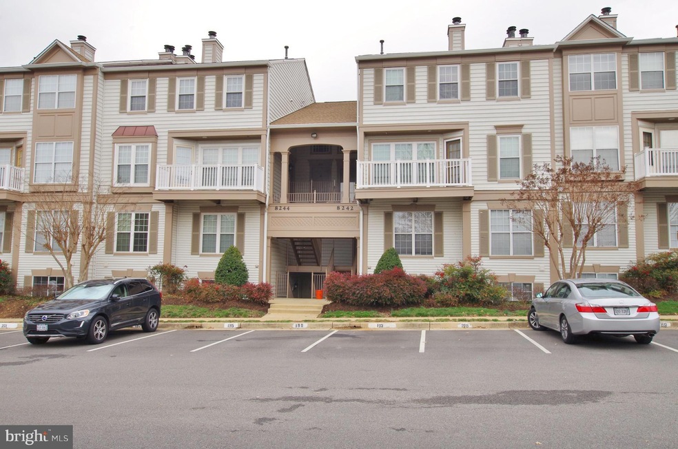 8242 Catbird Cir unit 8242D-, Lorton, VA 22079 - photo 1