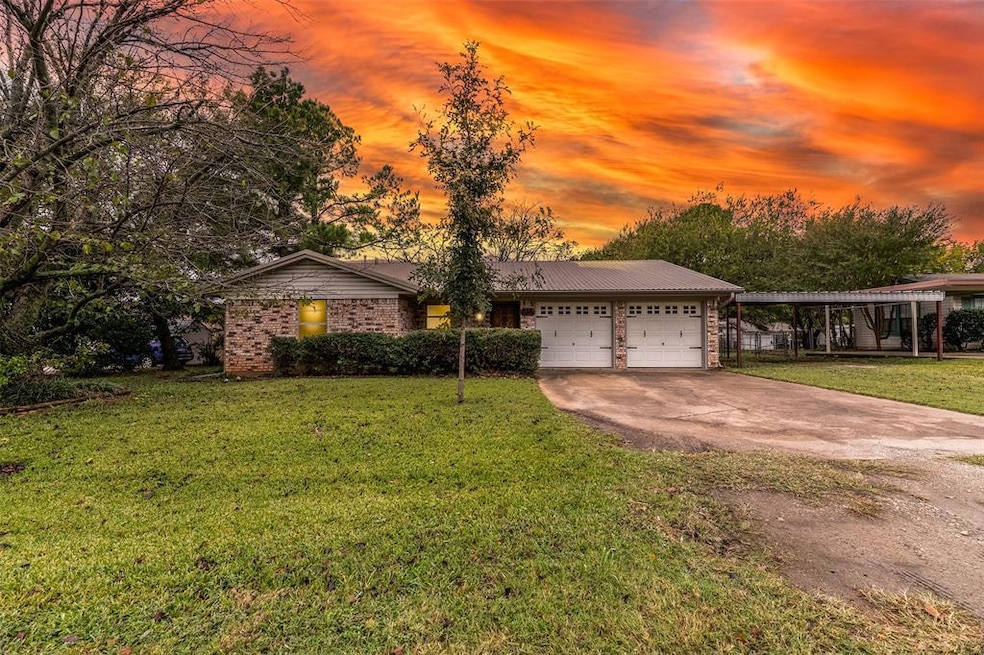 645 N Avenue A, Springtown, TX 76082 - photo 1