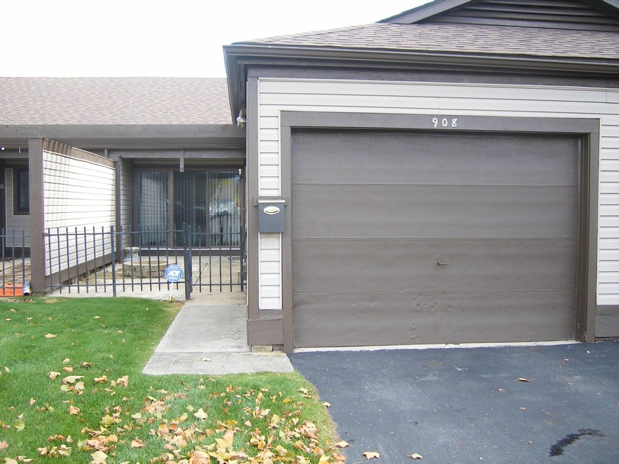 908 Westbury Lan