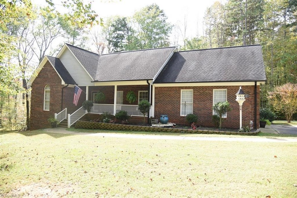 581 Dynasty Dr, Asheboro, NC 27205 - photo 1