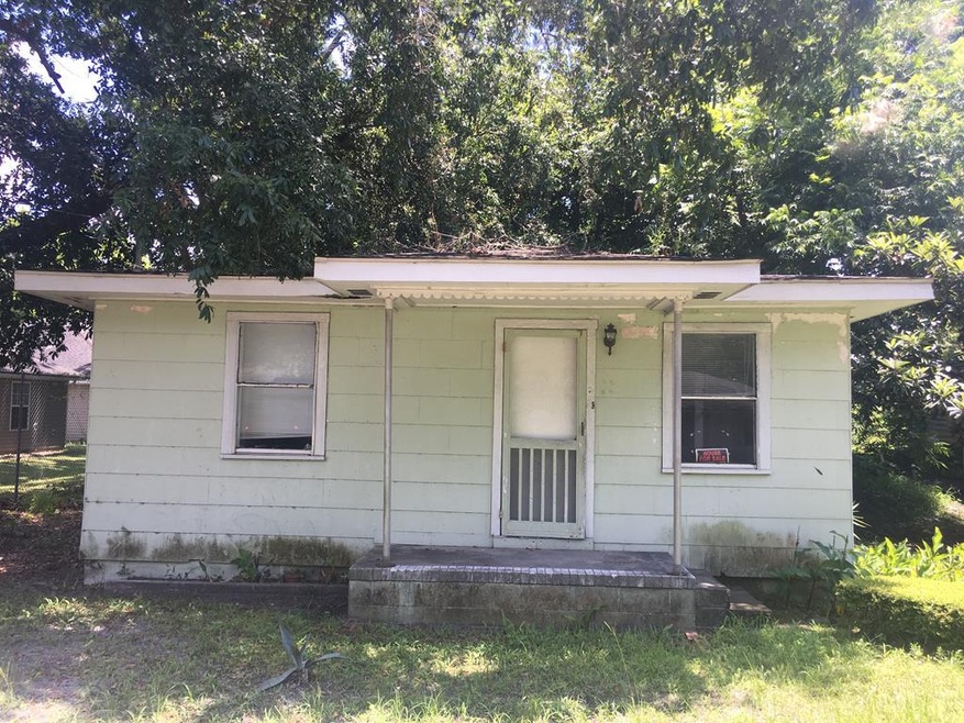 2108 5th St, Brunswick, GA 31520 - photo 1