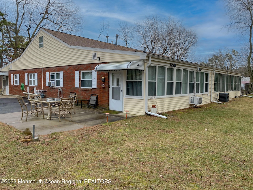 10 Walnut St unit D, Toms River, NJ 08753 - photo 1