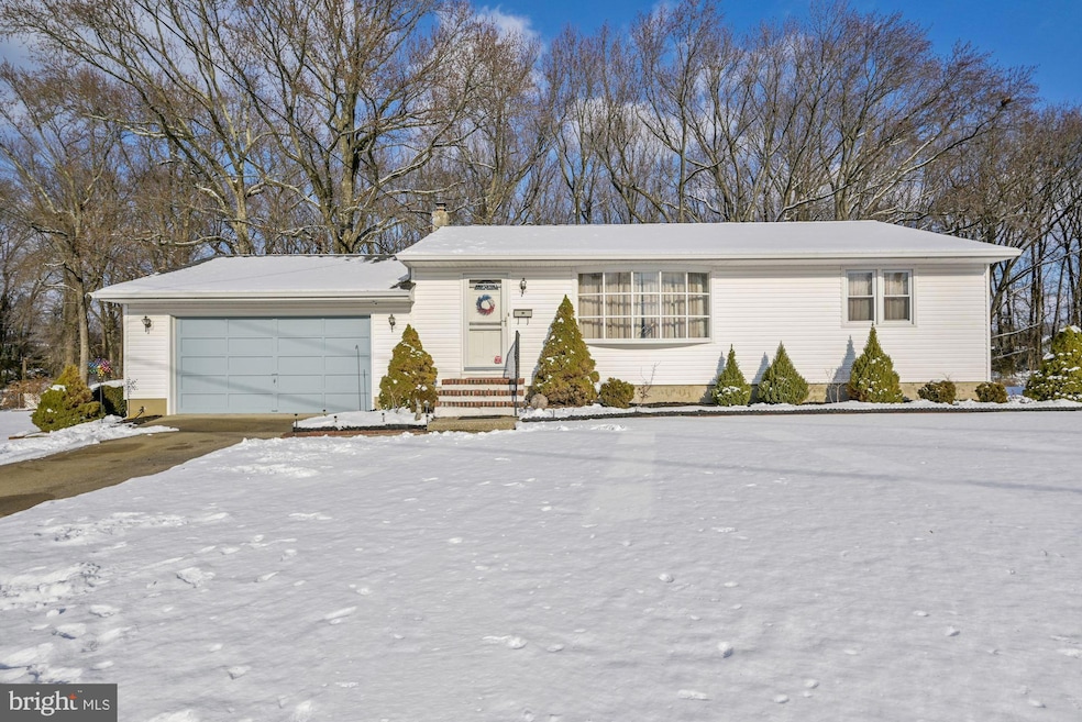 611 Otter Branch Dr, Magnolia, NJ 08049 - photo 1