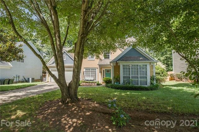 11921 Moonshadow Ln, Huntersville, NC 28078 - photo 1