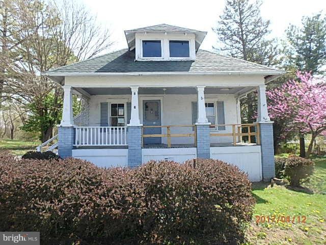 8 Center St, Hancock, MD 21750 - photo 1