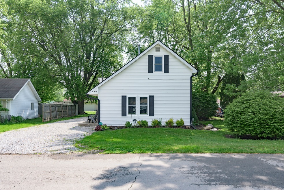 607 S Hamilton Ave, Sheridan, IN 46069 - photo 1