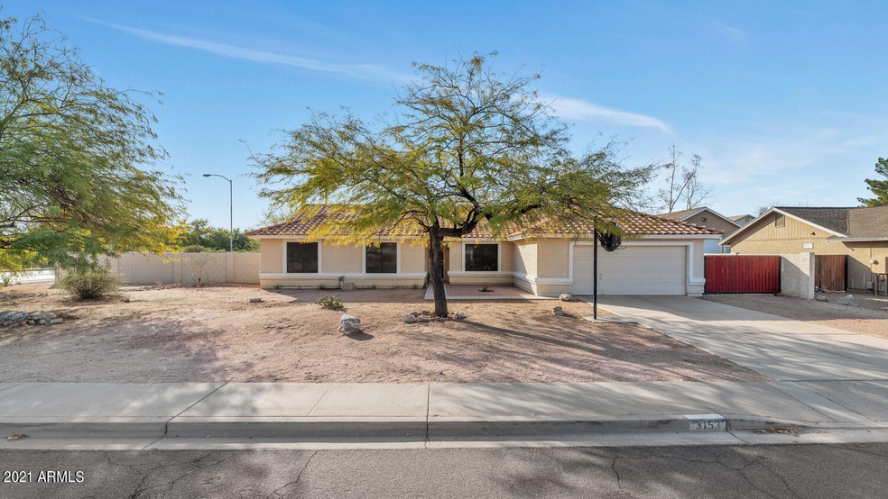 3153 E Leonora St-large-001-006-3153 E L