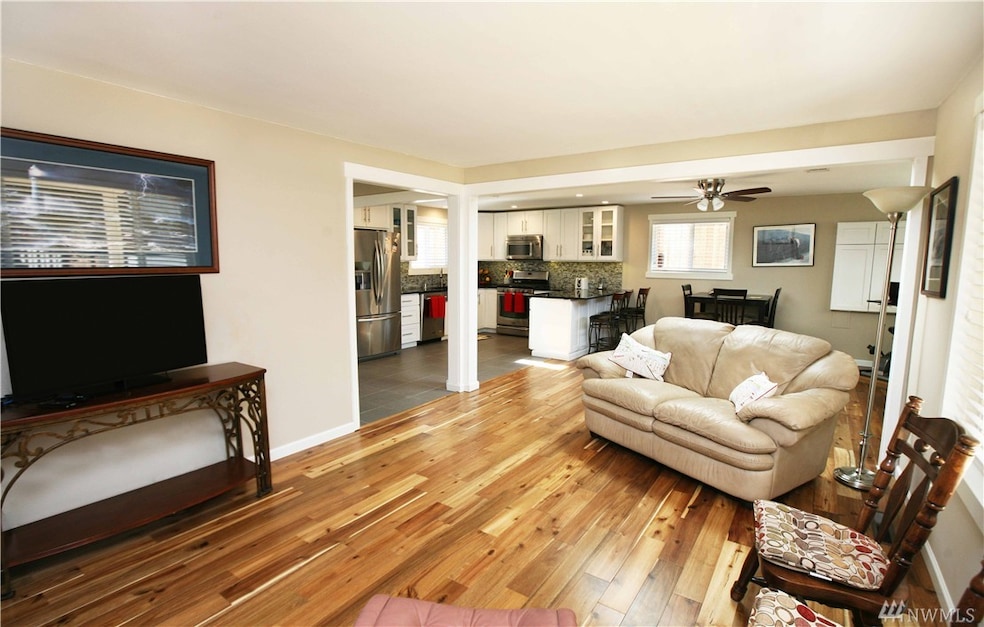 8915 36th St W, University Place, WA 98466 - photo 1