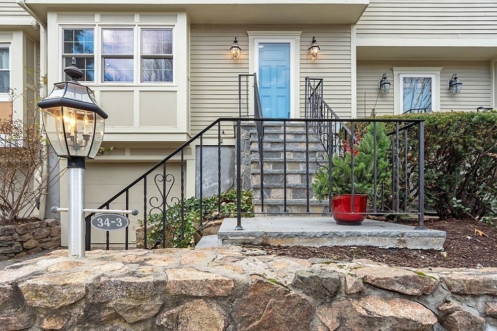 34 Pleasant St unit 3, Wellesley, MA 02482 - photo 1