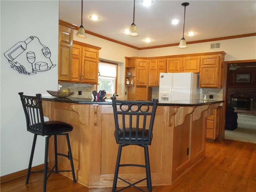 13807 W 76th Cir, Shawnee, KS 66216 - photo 1