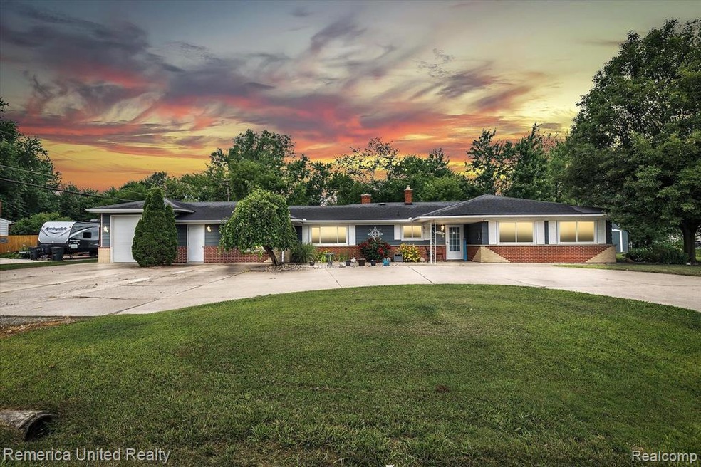 12345 Knox Dr, Carleton, MI 48117 - photo 1