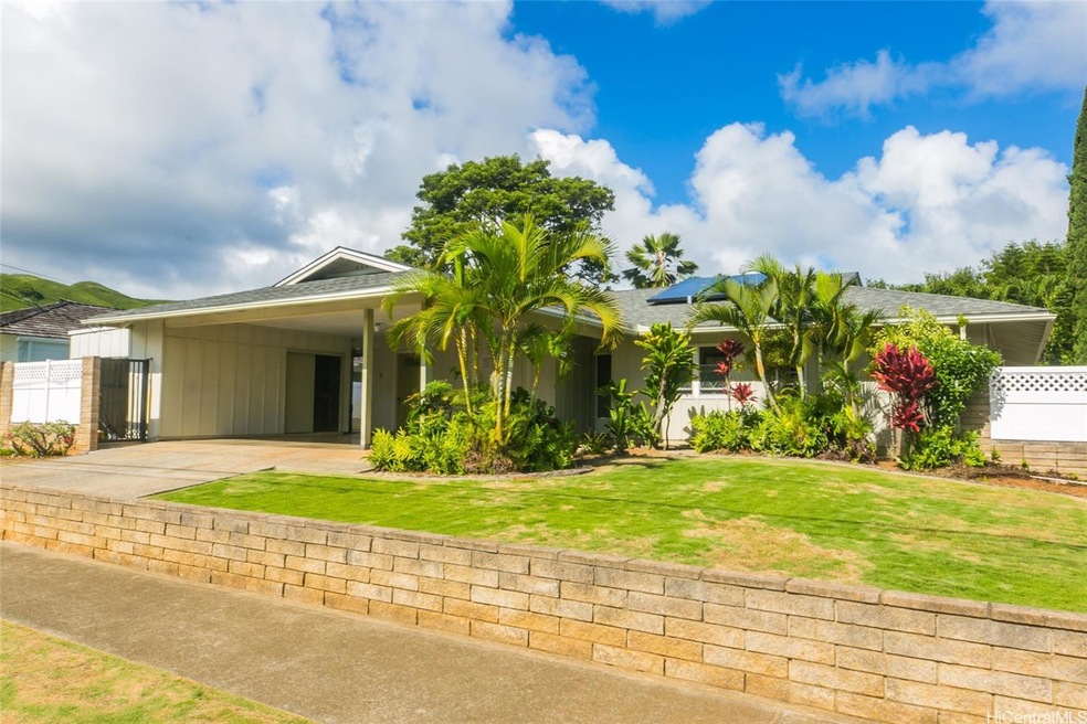 Great curb appeal, 8-year-old roof, solar water he