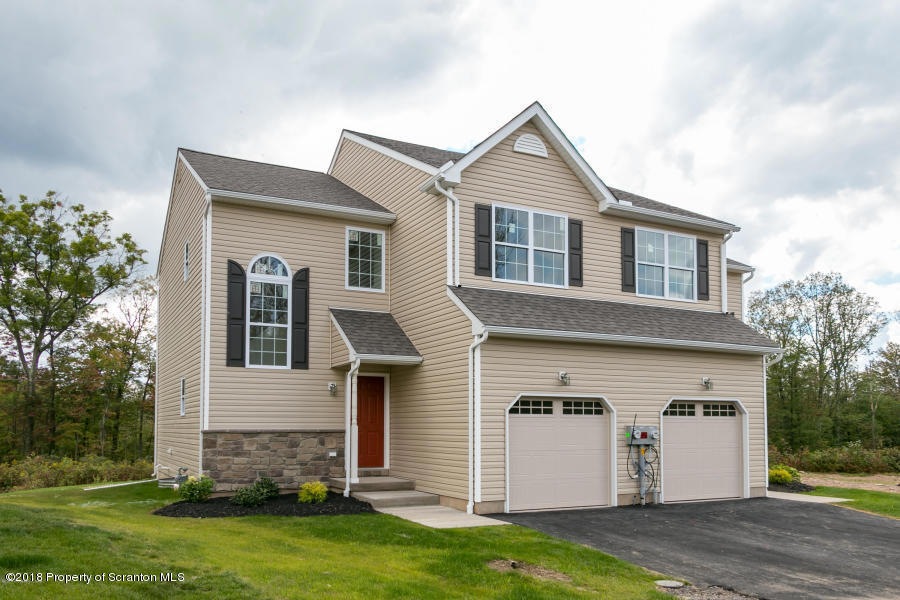 112 Player Ct, Drums, PA 18222 - photo 1