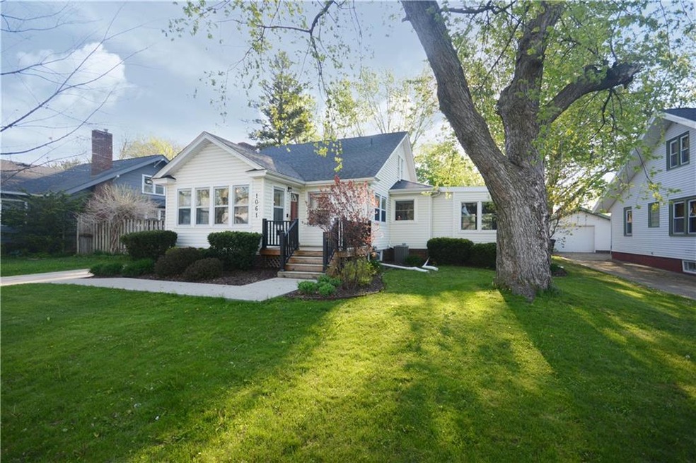 1061 46th St, Des Moines, IA 50311 - photo 1