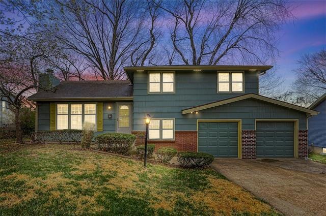 10801 W 56th Terrace, Shawnee, KS 66203 - photo 1