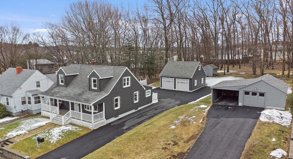 565 Vinton St, Manchester, NH 03103 - photo 1