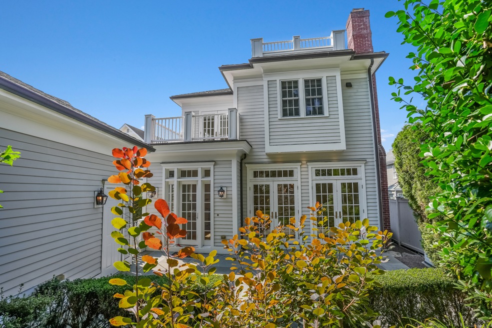 45 Orchard Place unit East, Greenwich, CT 06830 - photo 1