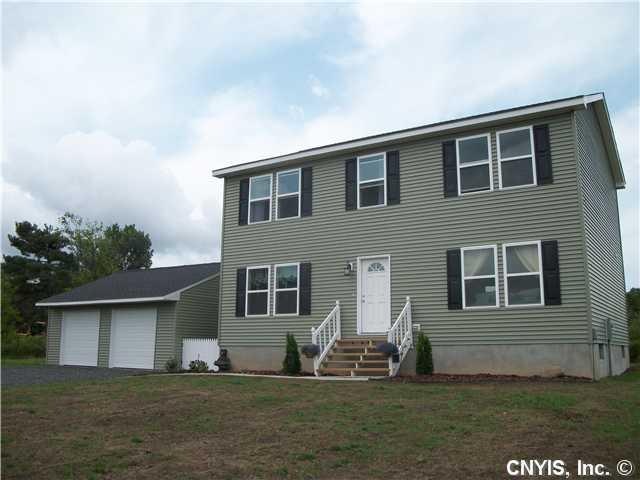 Exterior Front. Spacious 2,000 sq ft home w/4 BD, 