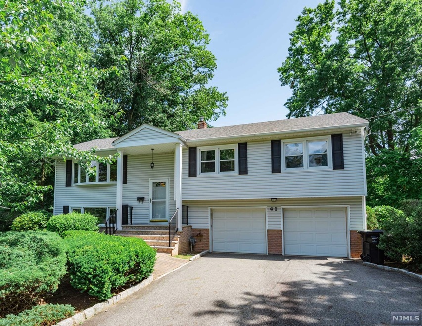 41 Knox Place, Paramus, NJ 07652 - photo 1