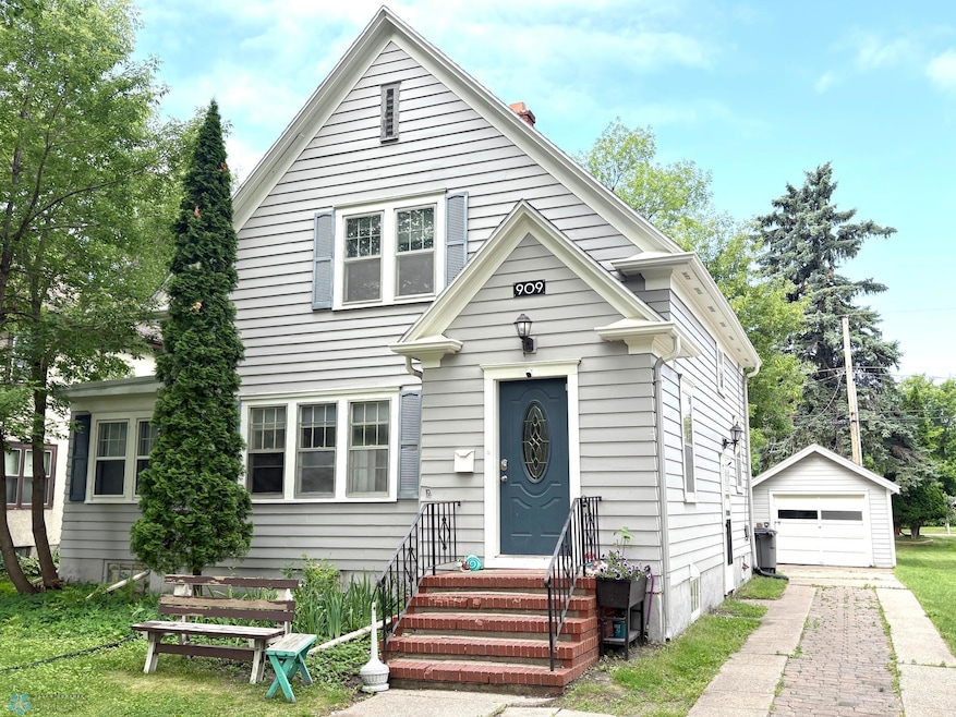 Sold $250,000 • Co-Listing Agent