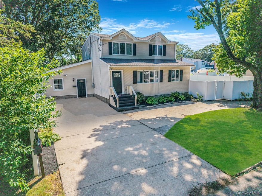 10 Roy Ave, West Islip, NY 11795 - photo 1